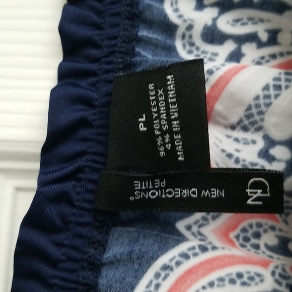 New Directions Petite Women's Blouse - Picture 6 of 11